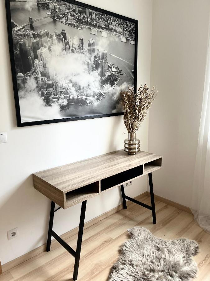 Ferienwohnung Corvin Promenade Crystal Budapest Exterior foto