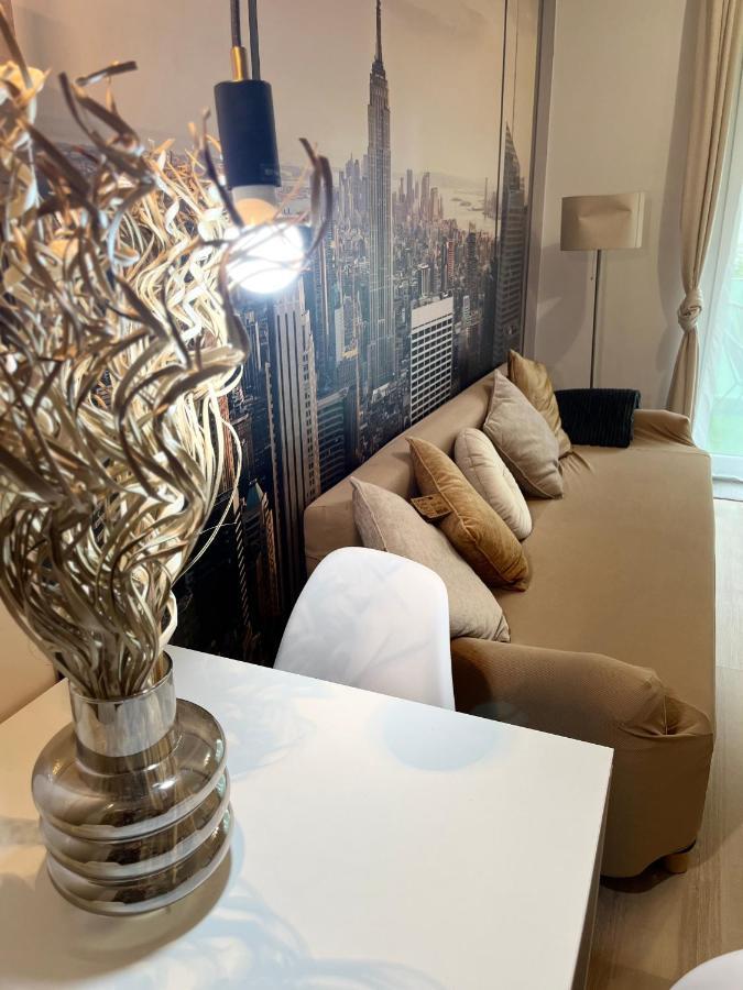 Ferienwohnung Corvin Promenade Crystal Budapest Exterior foto